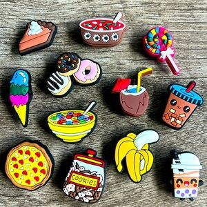 Jibbitz. Treats x12. Sold as this set. Fits Crocs and similar. Super cute!🍕🍭🍧